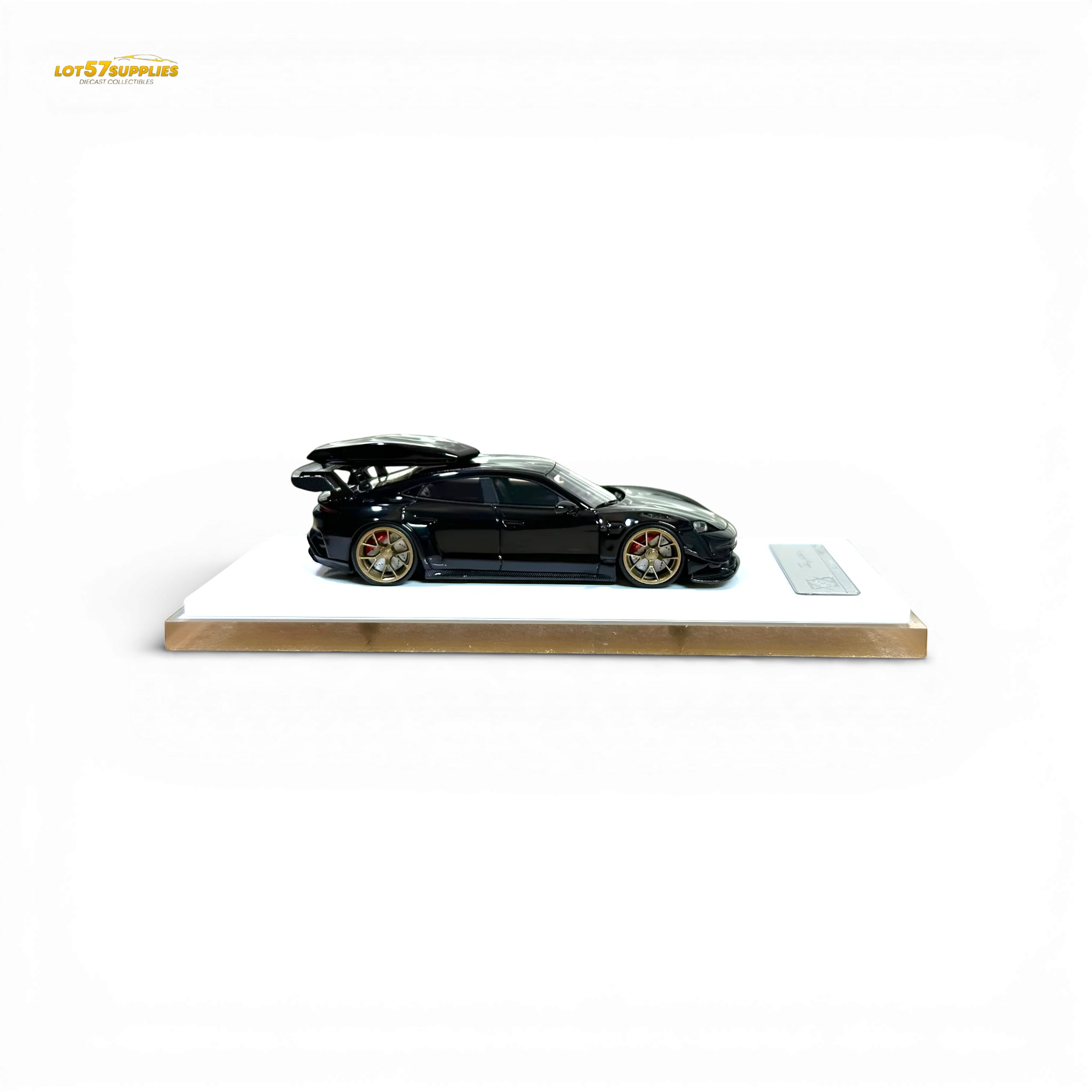 404ERROR Porsche Taycan Black with Roof Box 1:64 - Image 7