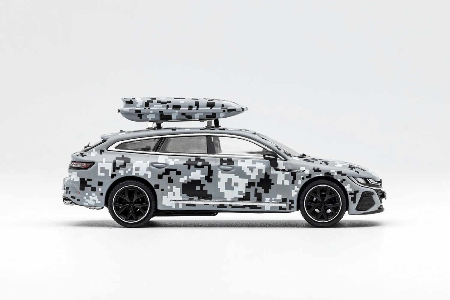 GCD Volkswagen Arteon R Grey Urban Camouflage 1:64 - Image 3